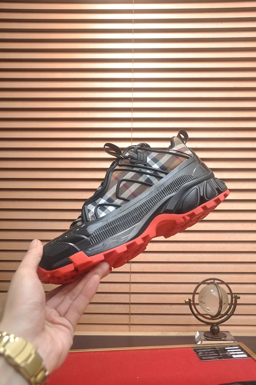 Men's shoes 💰680💶[Burberry] (cowhide lining) classic low-top sneakers｜Imported cowhide with classic plaid fabric｜Cow leather lining｜Original outsole｜Fine workmanship and comfortable to wear Size: 38-44 (customized at 45)